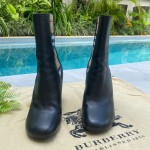 Burberry ankle boot com detalhe xadrez vintage 40 sola 38 br